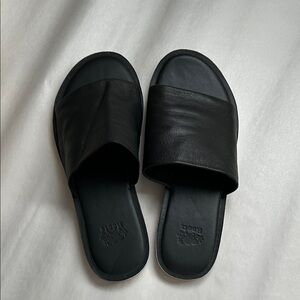 Roots Black Minimalist Casual Slides Size 8